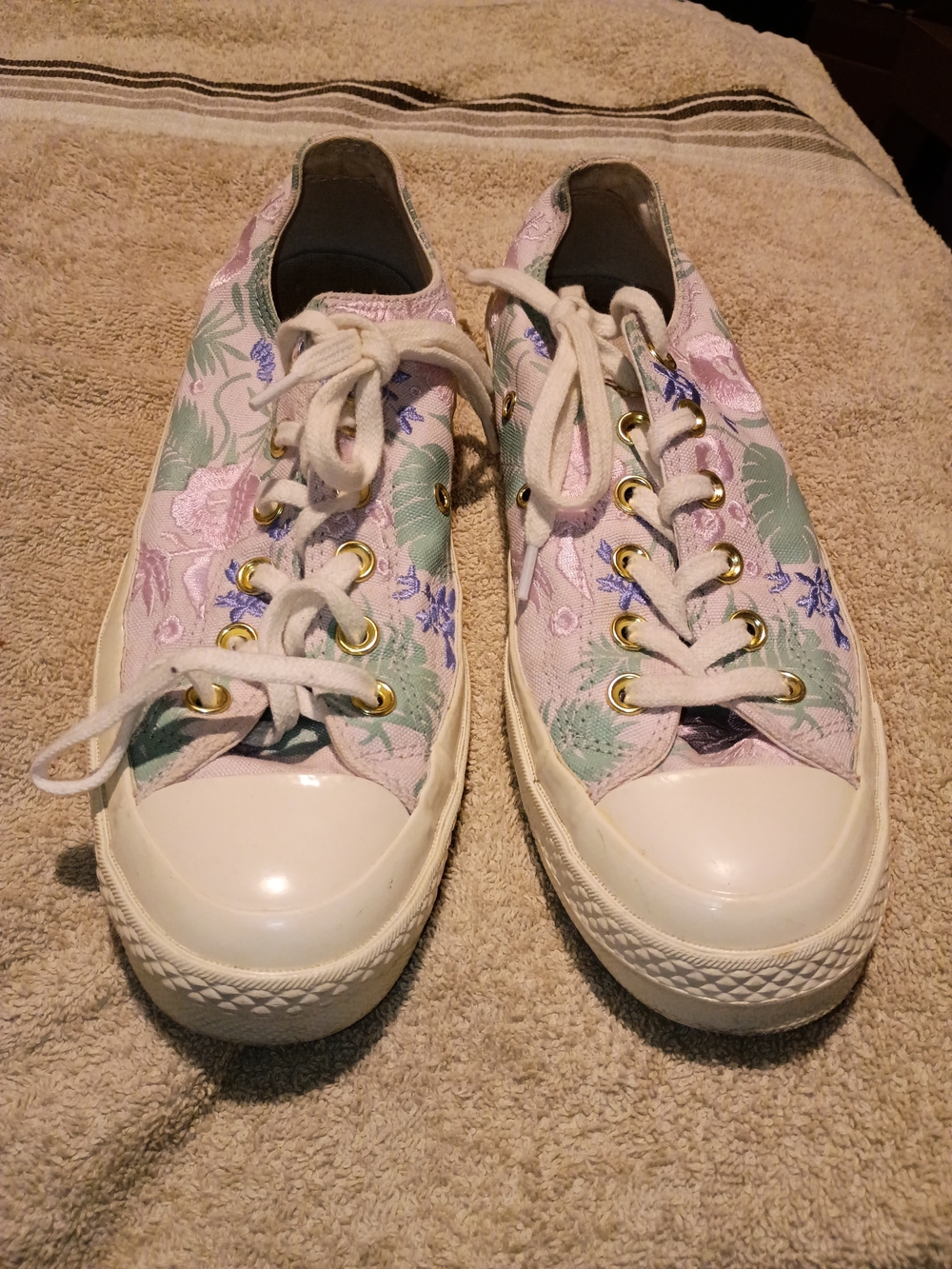 Converse Chuck Taylor All Star Low Top Floral Embroidered Women's Size 8.5W 6.5M